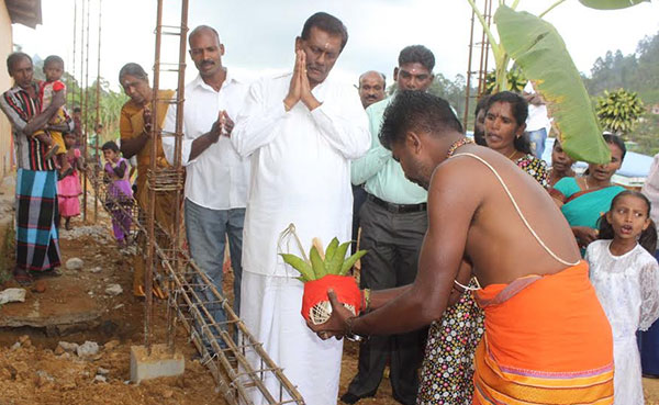 වතු කම්කරු වැටුප වැඩි කරන බව පැවසුවත් මුල්‍ය පහසුකම් නොමැති බව වතු සමාගම් පවසයි