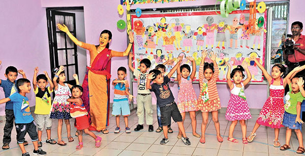 සියලු සරසවි සහ පෙරපාසල් වසා දමයි