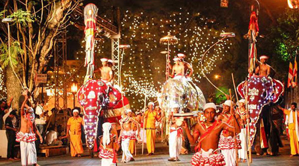 කතරගම පෙරහරට සහභාගි වන සියලුදෙනා PCR පරීක්ෂණයට