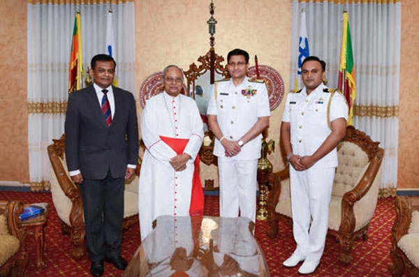 නාවික හමුදාධිපති මැල්කම් කාදිනල්  හමුවෙයි
