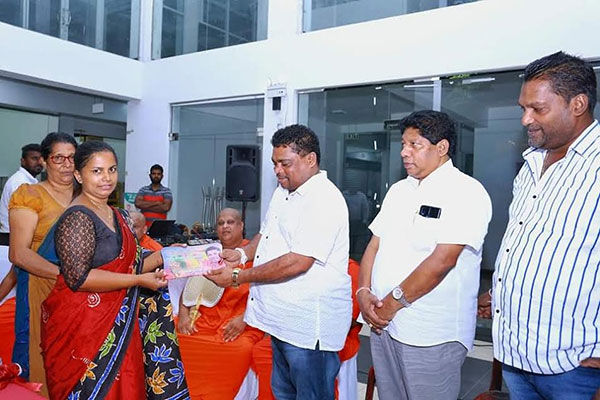 දරුවො කියන්නෙ රටේ අනාගතයයි