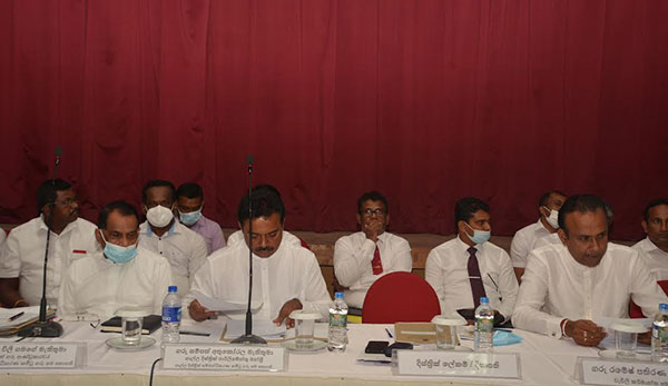 ගාල්ල සම්බන්ධිකරණ රැස්වීමට ආණ්ඩු පක්ෂ ප්රතිපක්ෂ මන්ත්රී පොල්ලක්