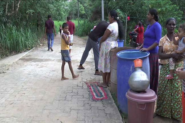 පදියතලාවේ ජනතාව ජලය නොමැතිව දහදුක් විදියි