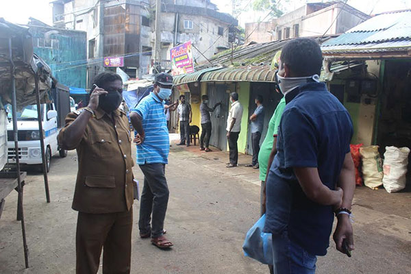 කොරෝනා අසාදියකු නිසා හැටන් පොදු වෙළදපල වසයි