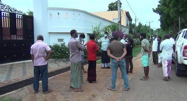 ක්‍රීඩකයින් ගේ නිරෝධායනය ගැන ගම්මු කළබලයට