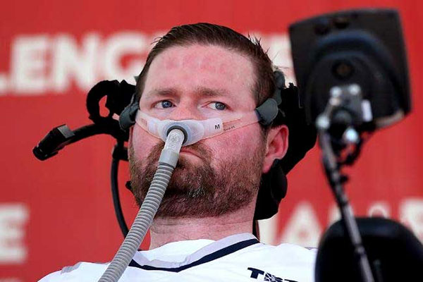 ‘අයිස් බකට්’ පැට්‍රික් ක්වින් මියයයි