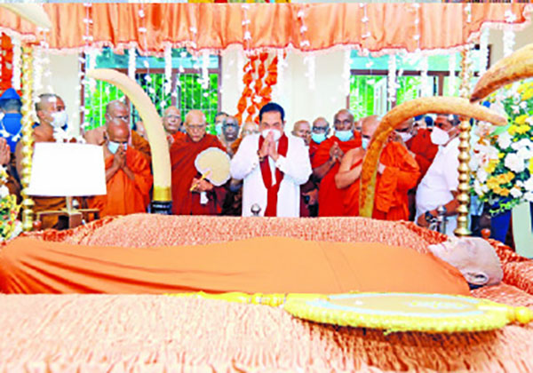 නාපානේ පේමසිරි මහ නාහිමිට අගමැතිගෙන් අවසන් ගෞරව