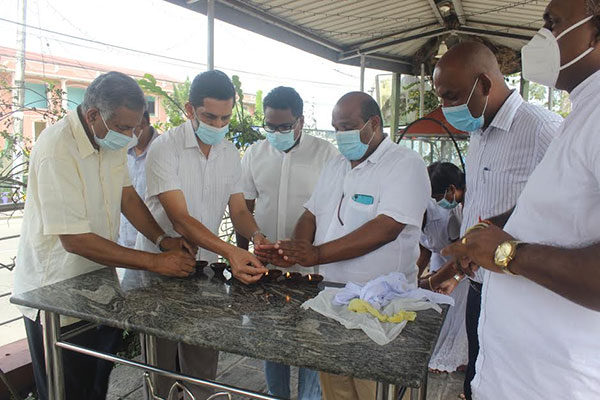 කොවිඩ් දුරු කරන්න සමන් දෙවිදුන්ට බාරවෙයි