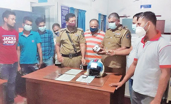 පහේ කල්ලියේ 04ක් අත්අඩංගුවට