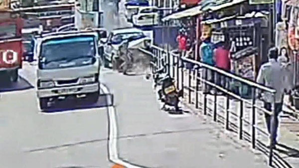 අධික වේගයෙන් දාවනය වු කැබ් රථයකට මගියෙකු යටවෙයි