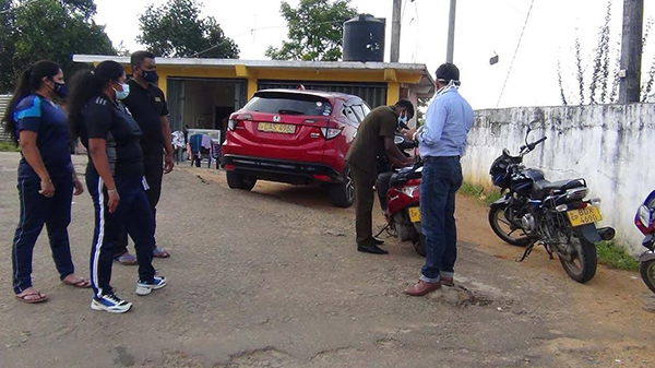 විදුහලක ගුරු මහත්මියකට කොවිඩ්