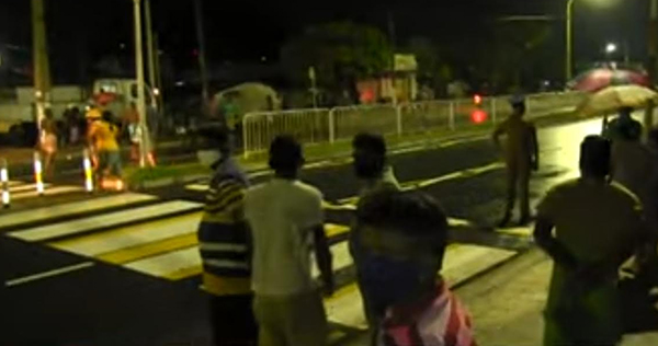 ගැබිනි මවකට බරපතළ තුවාල සිදු කර සහ දියණියන් මරු තුැරුලට ගෙනගිය යතුරුපැදිකරු