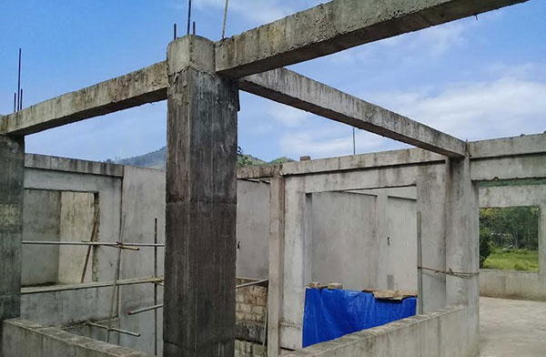 විදුහලේ ඉඩ කඩ නොමැතිවිමෙන් සිසුන් දුෂ්කරතාවයන්ට