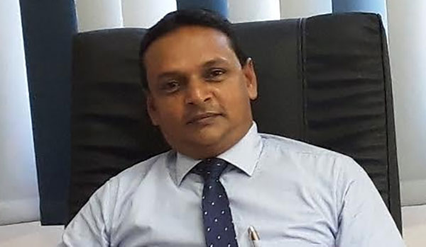 ආණ්ඩුව වෙනුවෙන් දර දිය ඇදි ශ්‍රී.ලං.පො.පෙ ප්‍රබලයන් දැඩි කනස්සලකින්