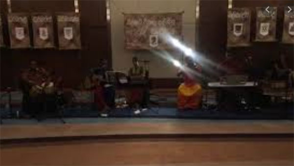 ප්‍රාදේශිය ලේකම් කාර්යාලක සේවක සේවිකාවන් පැදුරු සාජ්ජයක