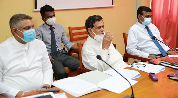 වතු කම්කරු දෛනික වැටුප තීරණය කැබිනට් මණ්ඩලයට