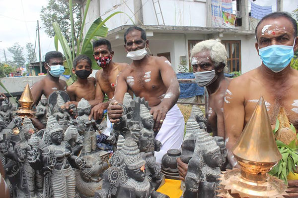 දේව ප්රතිමා හා දේව ආභරණ මල්ලිඅප්පුව දේවාලයට