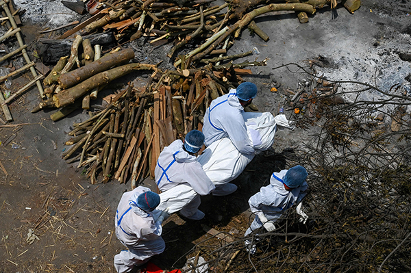 ඉන්දීයාව ආගාධයටම