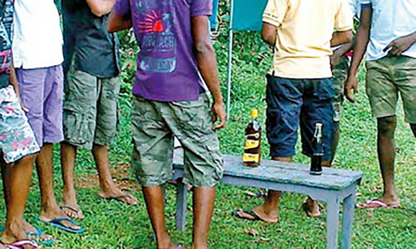 මුදල් ඔට්ටුවට කැට ගසූ 14 දෙනෙක්ට කොරෝනා බෝනස් දෙයි