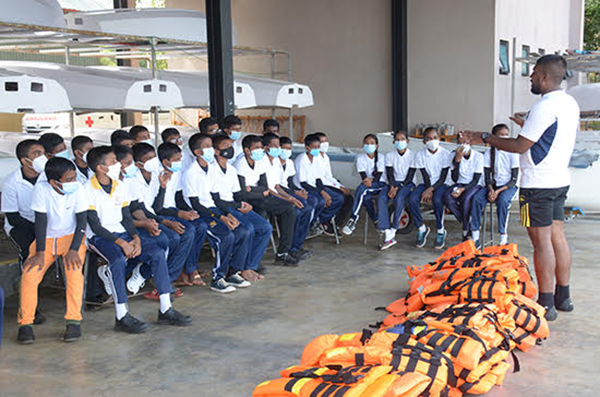 ත්‍රිකුණාමලය තිස්ස විද්‍යාලයේ ජල ක්‍රීඩා තරගාවලිය