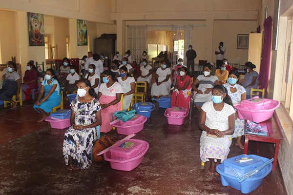 ගැබිනි මව්වරුන්ට අත්යවශය ද්රව්ය බේදා දිමක්