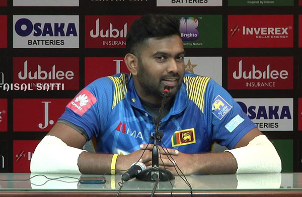 සමාජ මාධ්‍යයට සම්මුඛ සාකච්ඡා දුන් භානුකට දඩුවම්