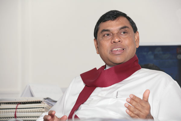 අත්‍යවශ්‍ය ආහාර සහ ඖෂධ ලබා ගැනීමට බැසිල් නවදිල්ලියට