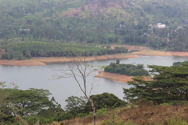 කාසල්රි හා මාඋස්සාකැලේ  ජල මට්ටම්  සිග්‍රයෙන් පහළට