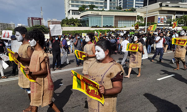 ගාලු මුවදොර අන්තර්ජාල සබදතා අවහිරයි – ගාලු මුවදොර පිරී ඉතිරෙයි