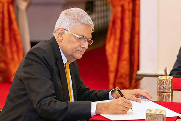 ජනාධිපතිගේ පදවි ප්‍රාප්තියට අදට (20) වසරක් සපිරේ