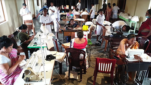 ගාල්ල මහින්ද විද්යාලයේ පොඩි හිටියෝ ලොකු වැඩක් කරයි
