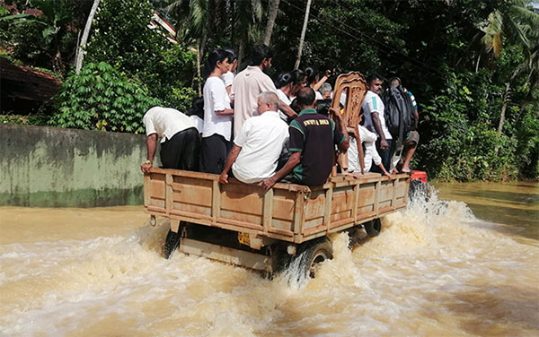 මාතර ගමනාගමනයට තවදුරටත් බාධා – ගිගුරුම් සහිත වැසි