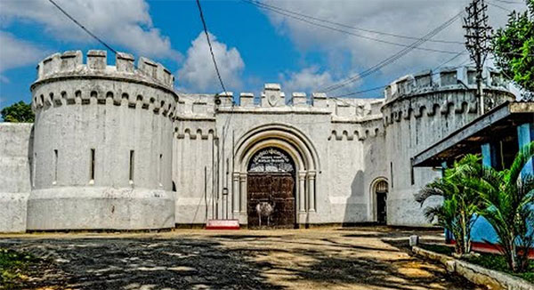 බෝගම්බර බන්ධනාගාර ගොඩනැගිල්ල දළදා මාළිගාවට