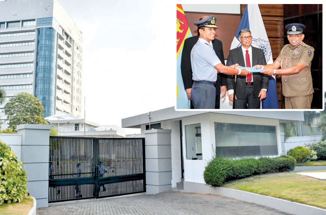 පොලිස් මූල­ස්ථා­නය කොම්ප­ඤ්ඤ­වී­දියේ ගුවන් හමුදා බිල්ඩි­මට