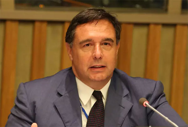 ජාත්‍යන්තර මුල්‍ය සමායතනයෙහි කලාපීය උප සභාපතිගෙන් සහතිකයක්