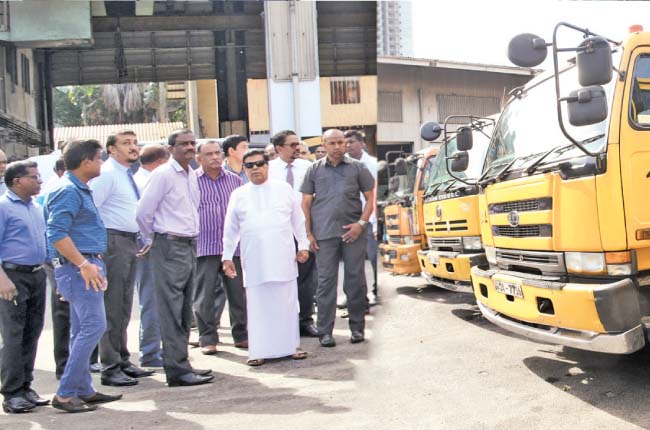 කටින් බතල හිටවන අයට ජනතාව මැතිවරණයේ දී හොඳ පාඩමක් උගන්වාවි – ඇමැති නිමල්