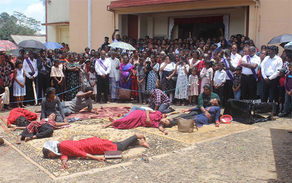 පාස්කු බෝම්බ ප්‍රහාරයෙන් මිය ගිය පිරිස් සිහි කරමින් වීශේෂ සැමරුම් උත්සවයක්