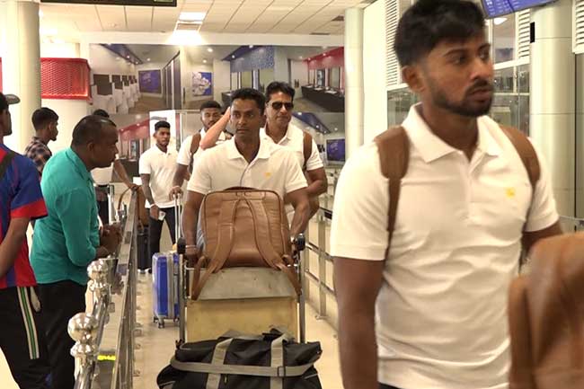 ශ්රී ලංකා කණ්ඩායම දිවයිනෙන් පිටත්ව යයි