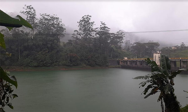 කාසල්රි ජලාශයේ ජල මට්ටම සිග්‍රයෙන් ඉහළට