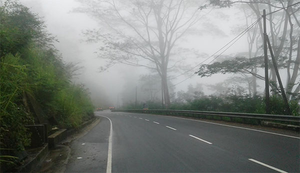 අධික මීදුම් තත්වයන් හේතුවෙන් රථ වාහන අනතුරු ඇති විමේ අවදානමක්