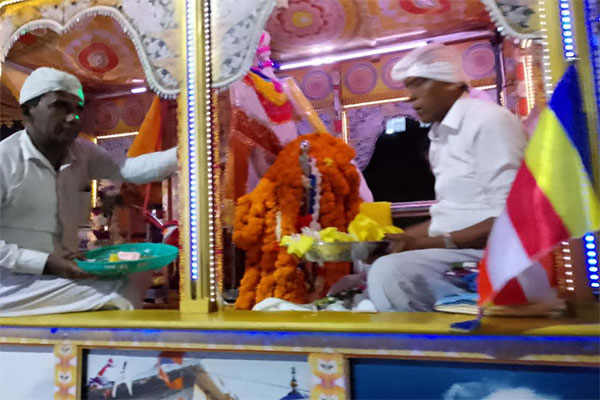 සමන් දේව ප්රථිමාව හැටන් නගරය හරහා වැඩම කරවිම